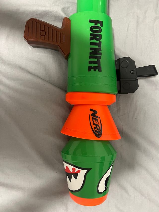 Lanzacohetes Nerf Fortnite