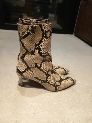 Botines Piel Efecto Serpiente