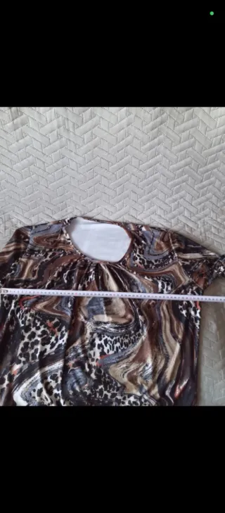 Blusa cuello redondo manga 3/4 estampada