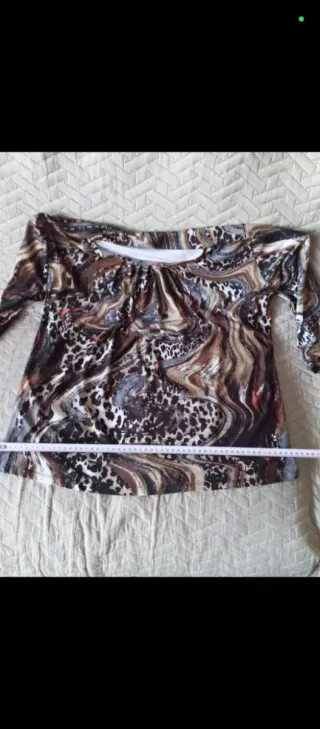 Blusa cuello redondo manga 3/4 estampada