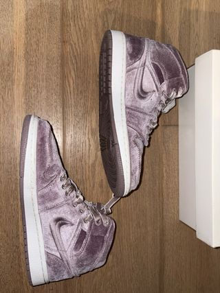 Air Jordan 1 Mid Velluto Viola