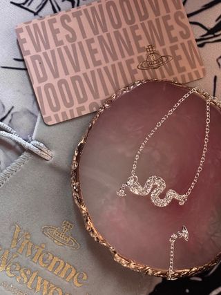 Collar plateado diseño Serpiente con circonitas