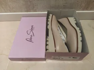 Zapatos verano de piel beige Ana Saenz