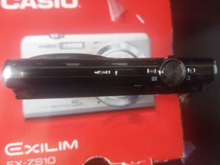 Cámara Casio EXILIM 14.1 MP 5x Zoom sin cargador