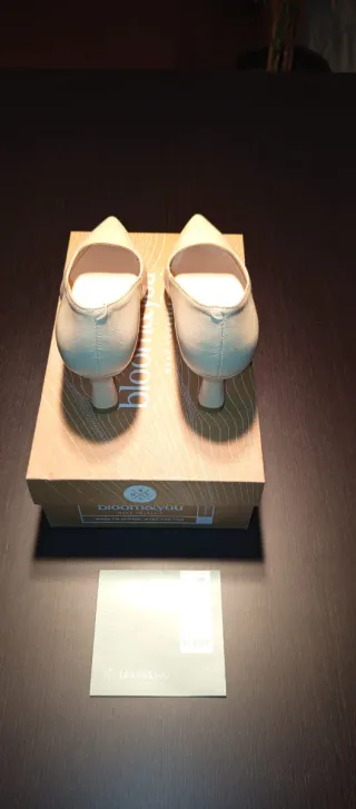 Zapato salón de mujer beige marca BLOOM&YOU núm 37