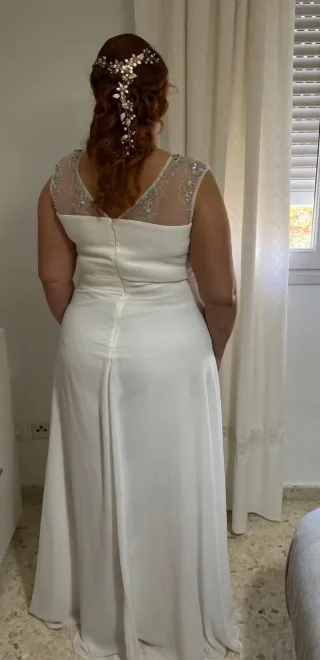 Vestido de Novia Blanco con borreguito,y velo .