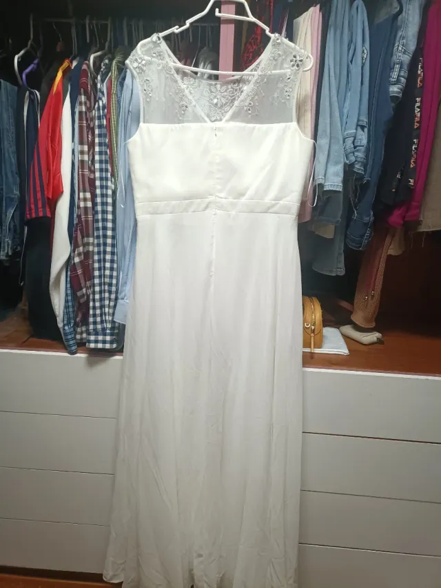Vestido de Novia Blanco con borreguito,y velo .