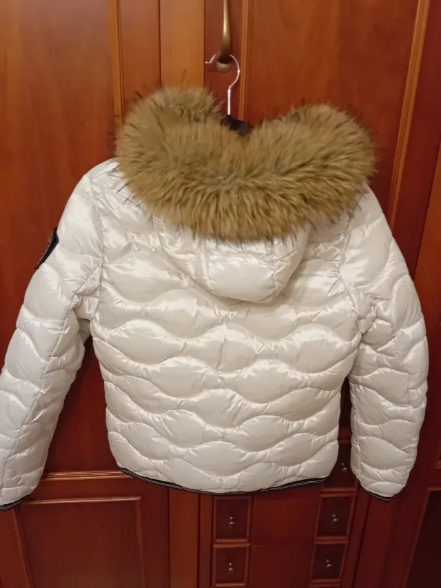 Cazadora acolchada beige talla S