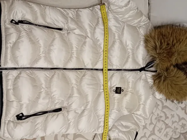 Cazadora acolchada beige talla S