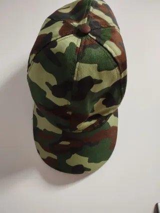 Gorra de camuflaje con visera