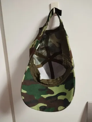 Gorra de camuflaje con visera