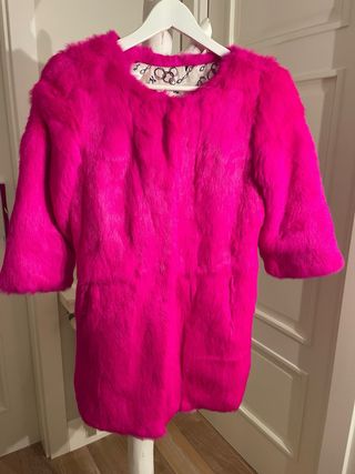 Abrigo de piel fucsia