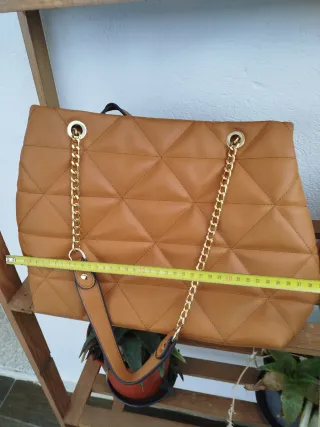 Bolso mediano acolchado marrón