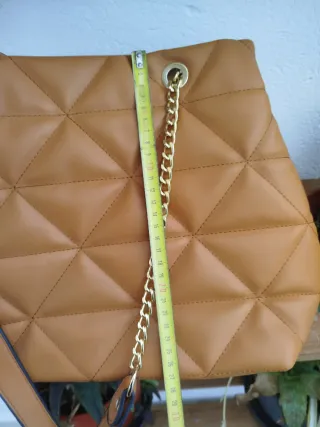 Bolso mediano acolchado marrón