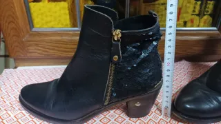 Botín negro tipo campero, 39, piel muy suave