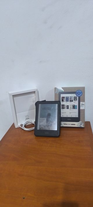 Kobo Clara Colour con scatola e custodia