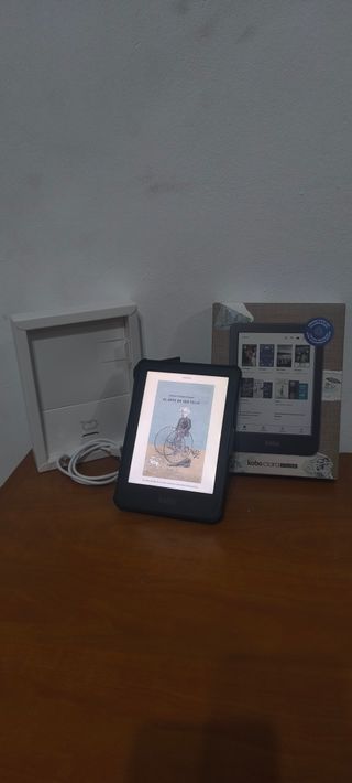Kobo Clara Colour con scatola e custodia