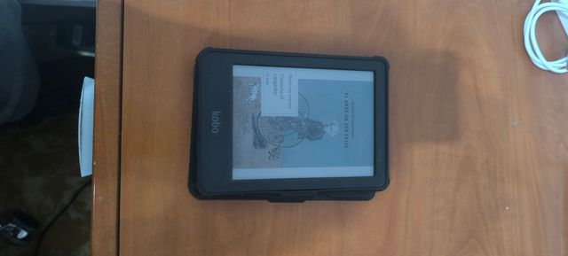 Leitor de Livros Eletrônicos Kobo Clara Color com Caixa e Capa