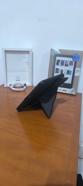 Kobo Clara Colour con scatola e custodia