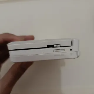 Nintendo 3DS Bianco Console Portatile + Caricatore