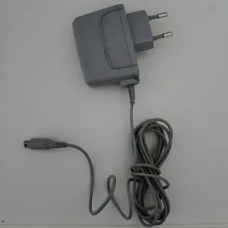 Nintendo 3DS Bianco Console Portatile + Caricatore