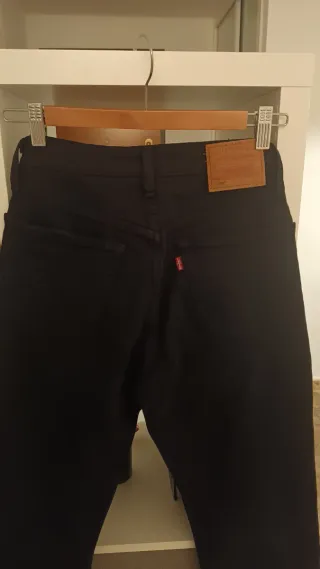 Pantalón vaquero negro mujer