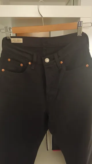 Pantalón vaquero negro mujer