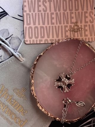 Collar plateado diseño Calavera