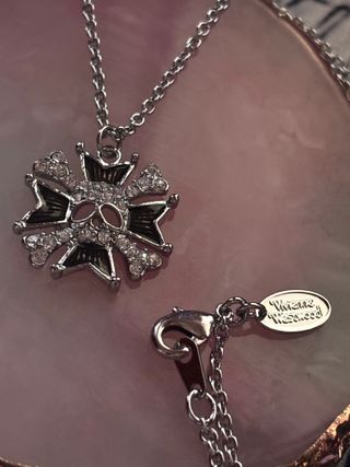 Collar plateado diseño Calavera