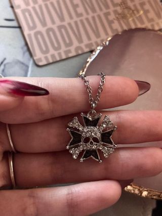 Collar plateado diseño Calavera