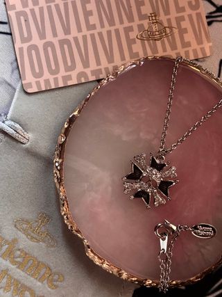 Collar plateado diseño Calavera