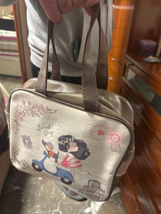 Bolso de mano con dibujo de vespa y muñecos