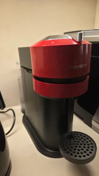Cafetera Nespresso Vertuo Roja
