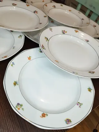 11 Antichi Piatti Profondi in Porcellana Francese