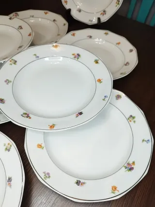 11 Antichi Piatti Profondi in Porcellana Francese