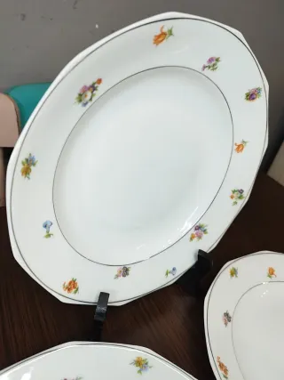 11 Antichi Piatti Profondi in Porcellana Francese