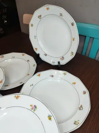 11 Antichi Piatti Profondi in Porcellana Francese