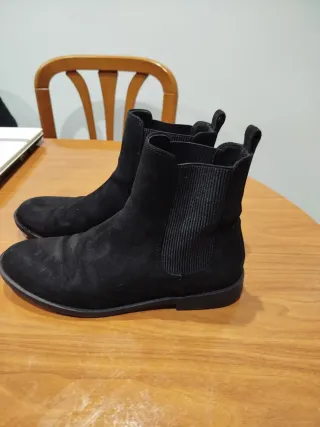 Botines negros de ante