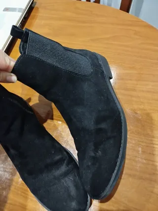 Botines negros de ante