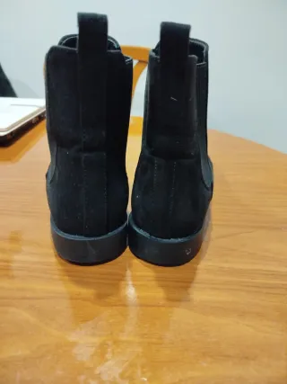 Botines negros de ante
