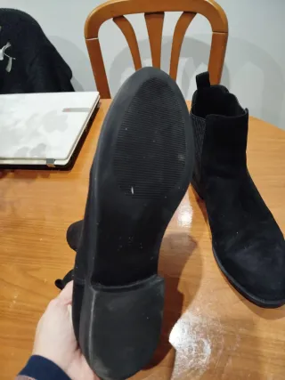 Botines negros de ante