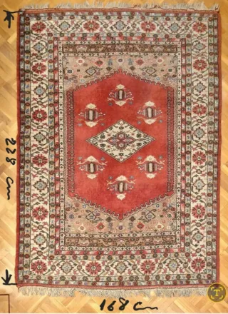 Tappeto di lana rosso e beige