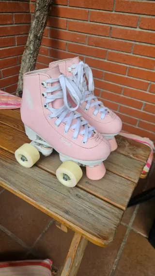 Patines 4 ruedas piel talla 33