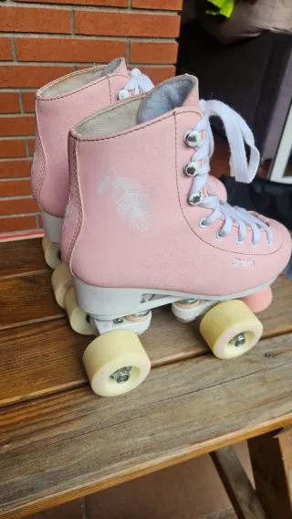 Patines 4 ruedas piel talla 33