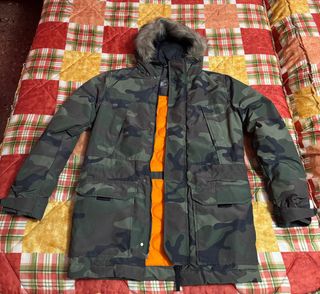 Chaquetón camuflaje con capucha