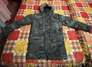 Chaquetón camuflaje con capucha