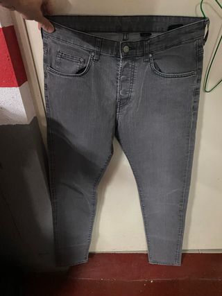 Pantalón skinny Bershka gris
