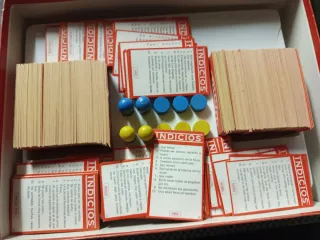 Juego de mesa Indicios Adultos