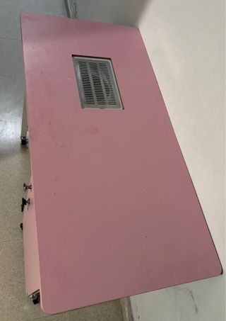 Mesa manicurista rosa  Se vende mesa de manicura