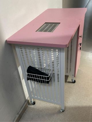 Mesa manicurista rosa  Se vende mesa de manicura